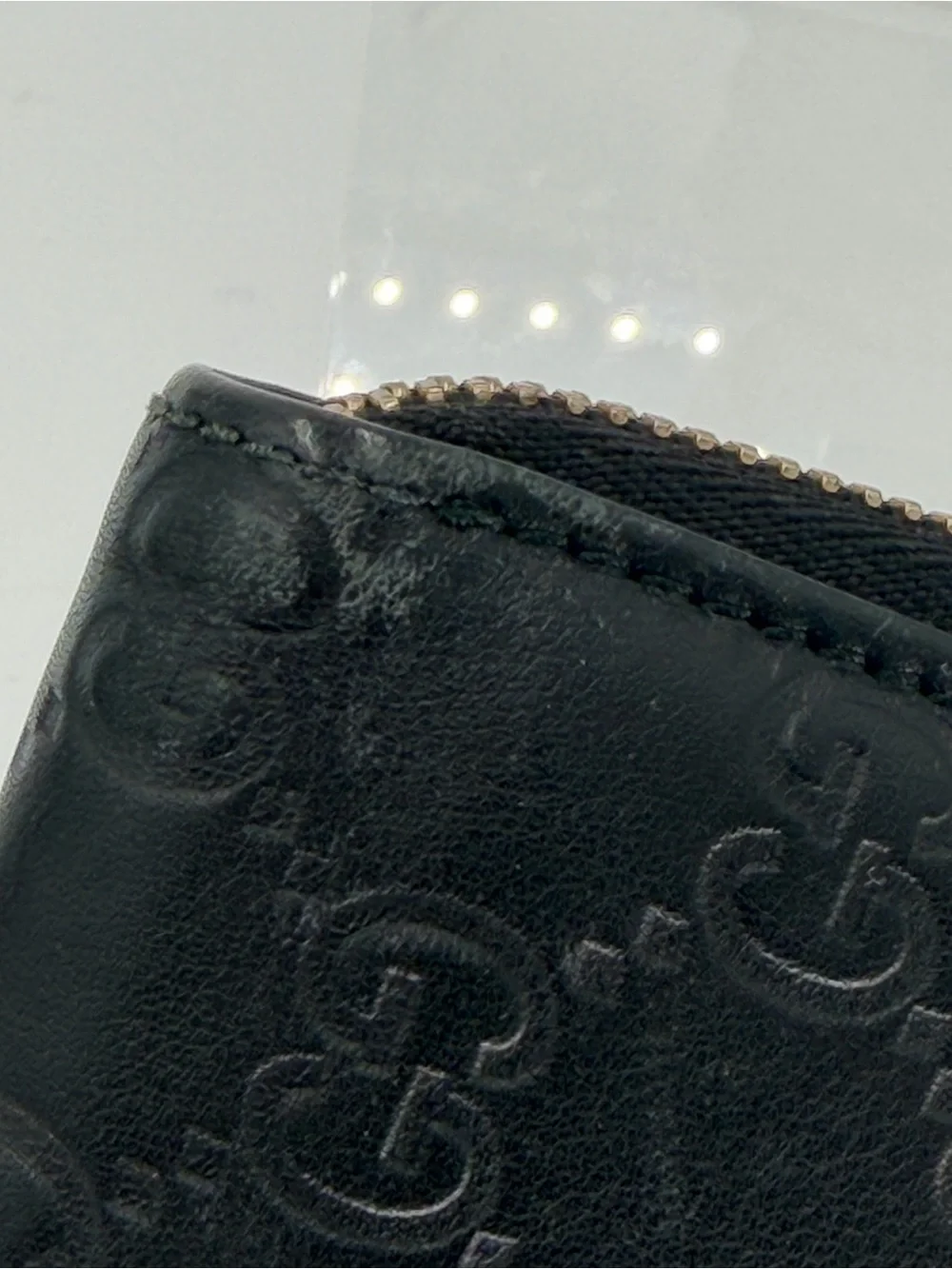 Gucci Black GG Embossed Zip-Around Organizer Wallet Good Condition - Picture 10 of 14